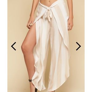 White & tan flowy pants